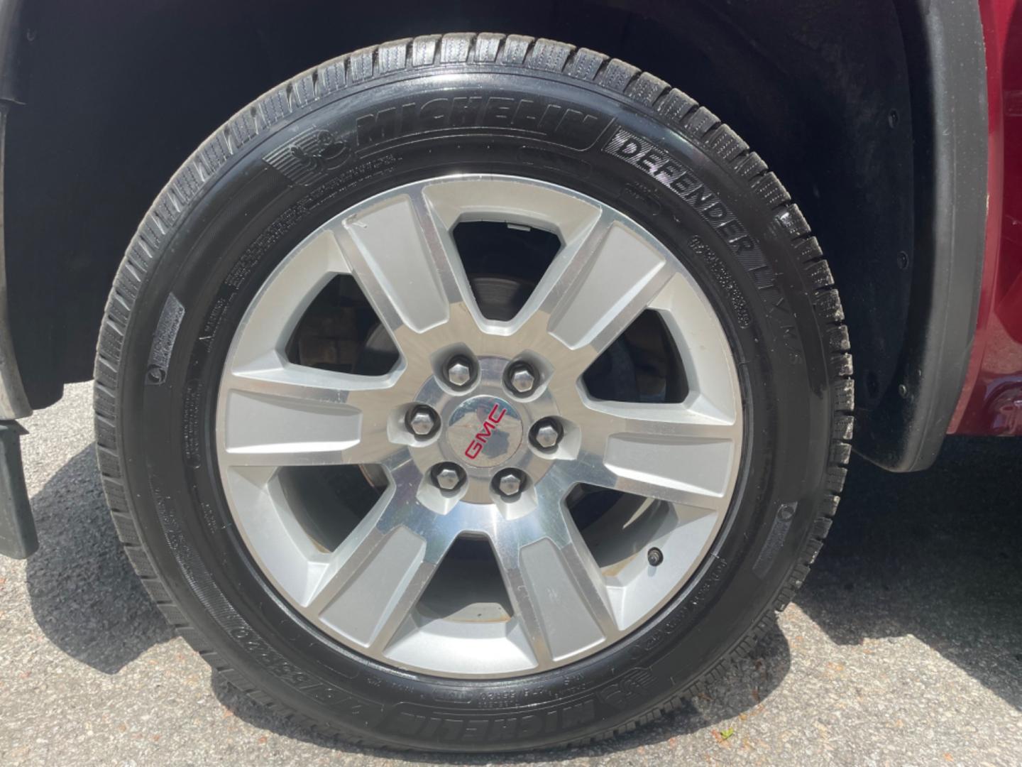 2014 RED GMC SIERRA 1500 SLE (3GTP1UEC5EG) with an 5.3L engine, Automatic transmission, located at 5103 Dorchester Rd., Charleston, SC, 29418-5607, (843) 767-1122, 36.245171, -115.228050 - Photo#21